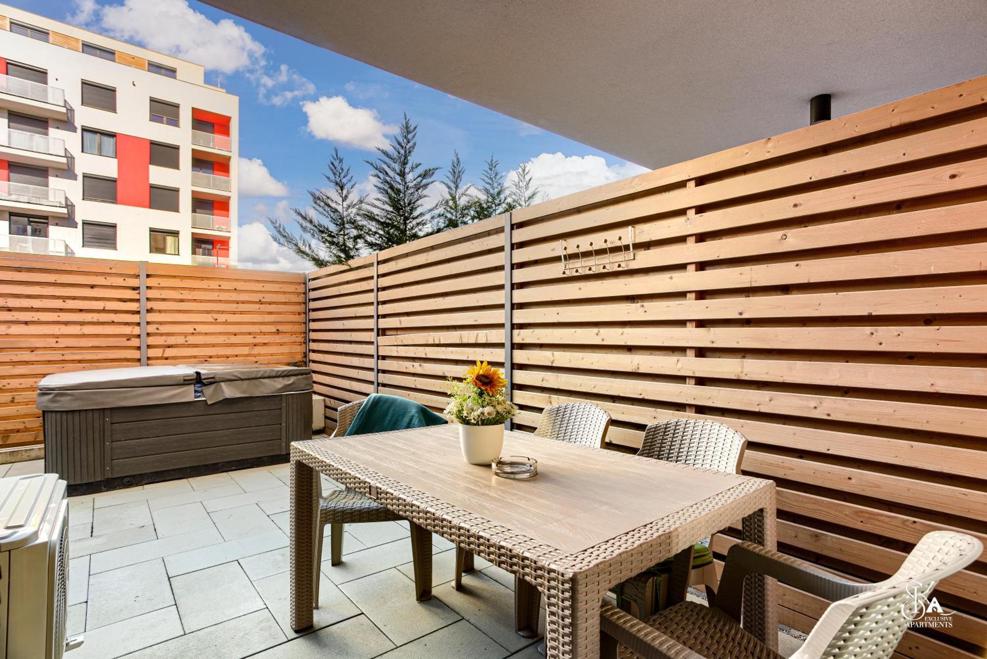 Sika Garden Apartment Arad Exterior photo